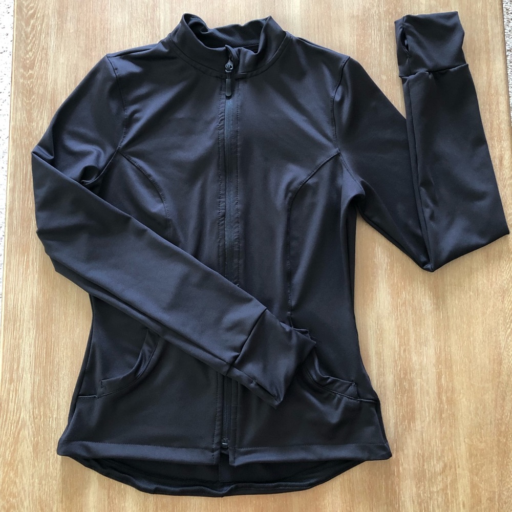 🆕NEW LISTING🆕Black fitted jacket!